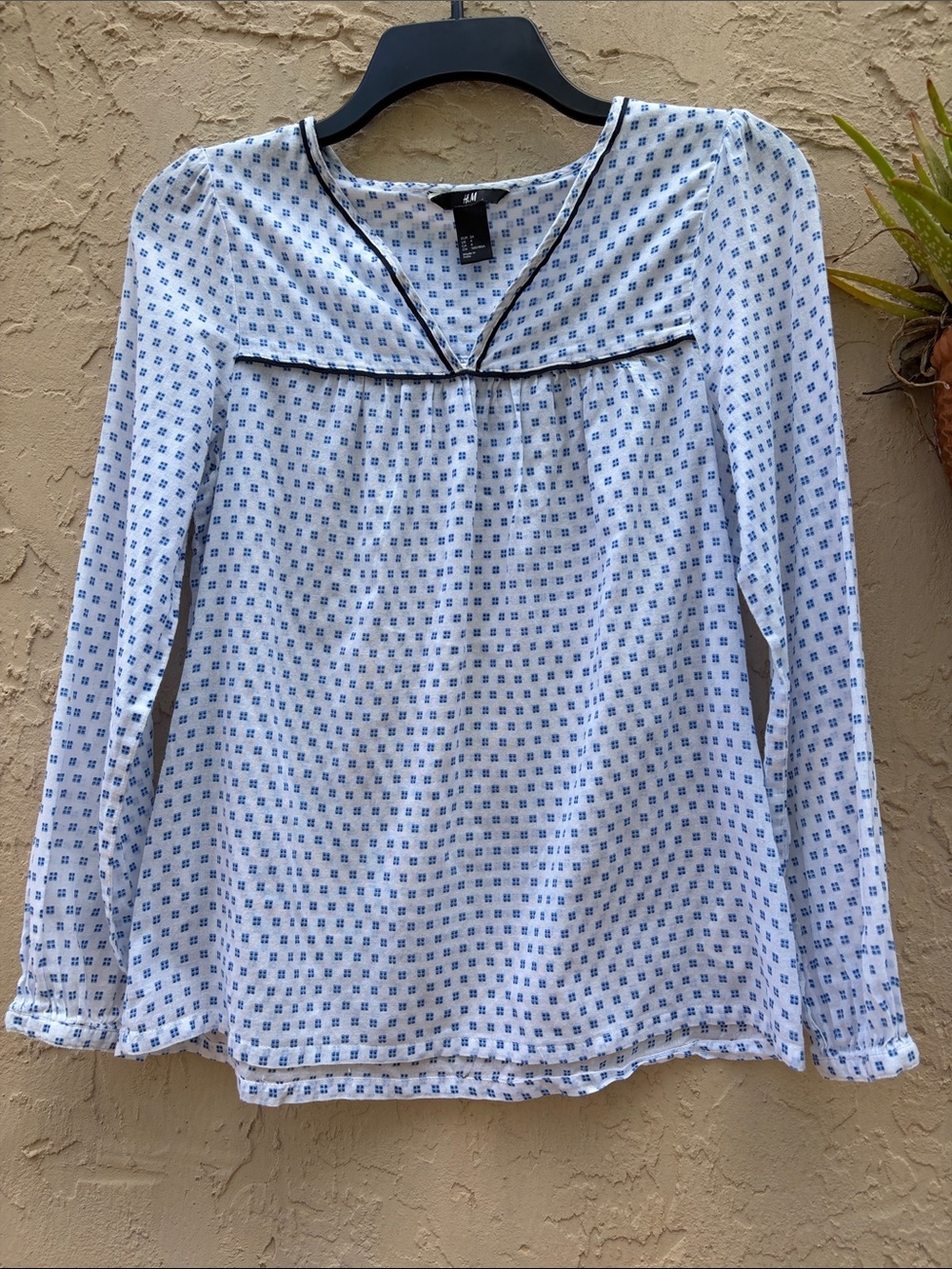 H&M White Blouse with Small Blue Geometric Print and Navy Trim